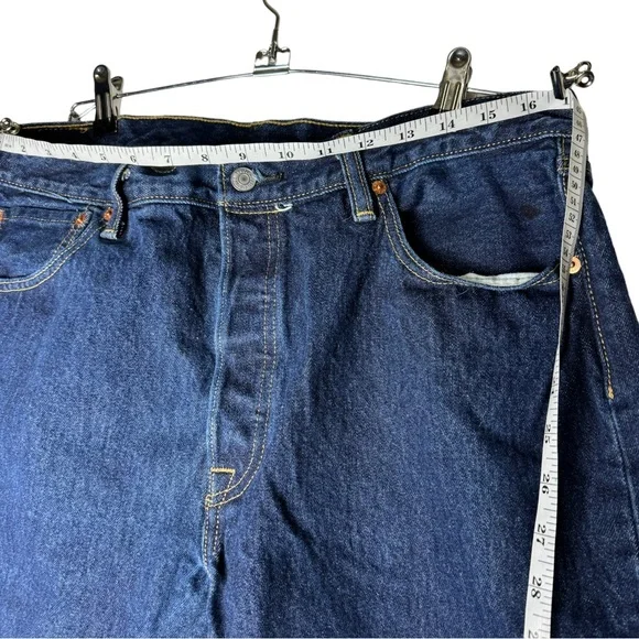 LEVI’S Men’s 501 36 x 30 Original Straight Leg Button Fly Dark Blue Wash Jeans - Picture 7 of 8